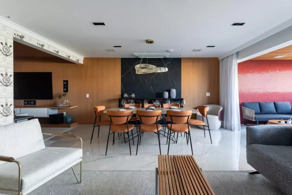 Maximalismo: como integrar arte e objetos na decoração do lar