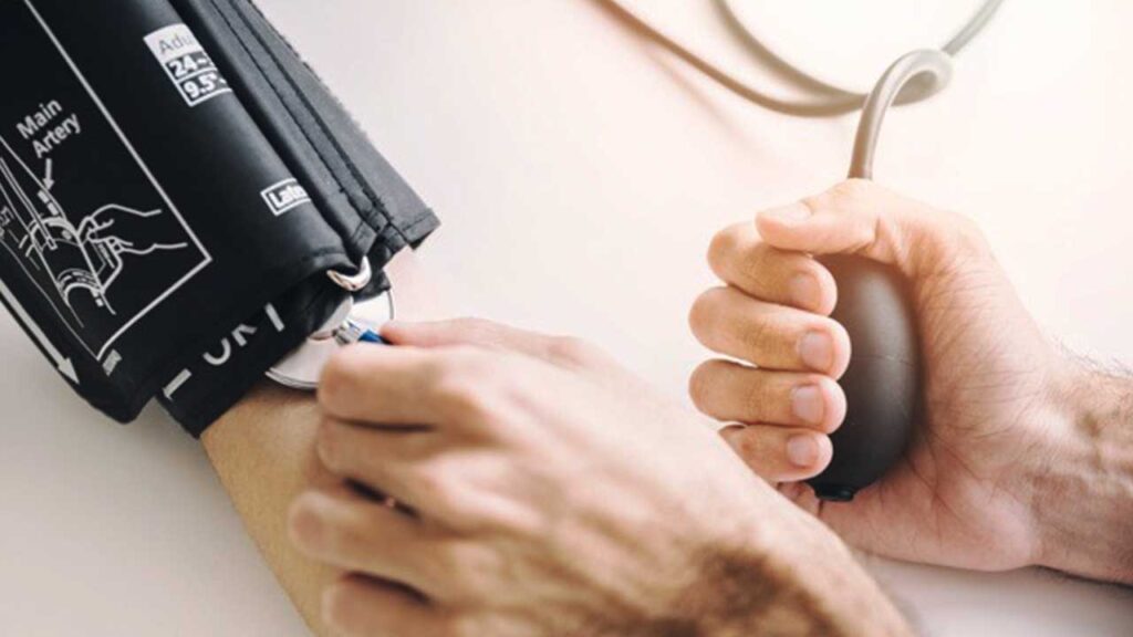 Hipertensão atinge 30% e eleva risco de infarto e AVC