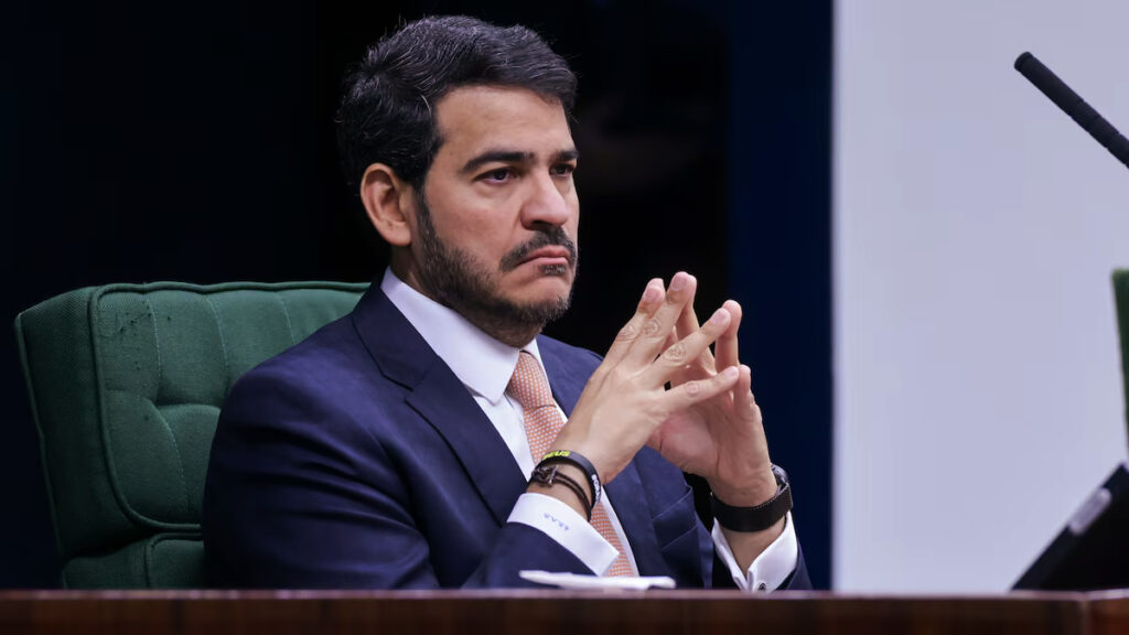 Messias debate STF e cobra retidão; placar apertado no Senado