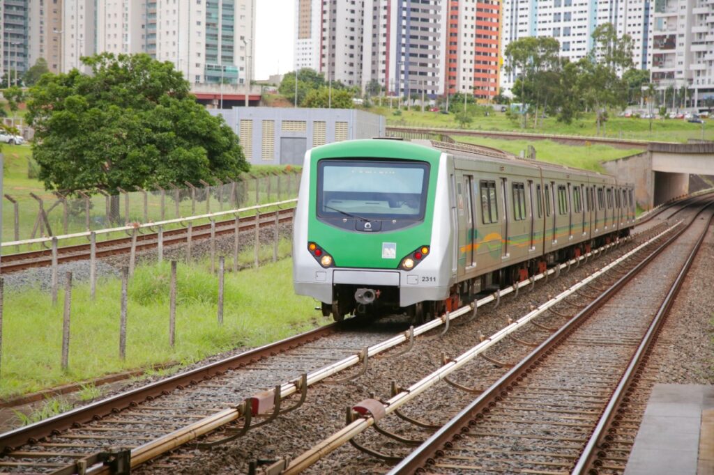 Metrô-DF projeta atender 180 mil passageiros por dia com expansão Metrô-DF projeta atender 180 mil passageiros por dia com expansão